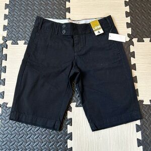NWT Old Navy woman Bermuda Uniform Shorts Size 4 low waist